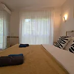 Lägenhet Calea Victoriei Gem Ultracentral Apartments-3 Properties-1 And 2 Bedrooms Bukarest