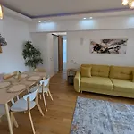 Lägenhet Calea Victoriei Gem Ultracentral Apartments-3 Properties-1 And 2 Bedrooms Bukarest