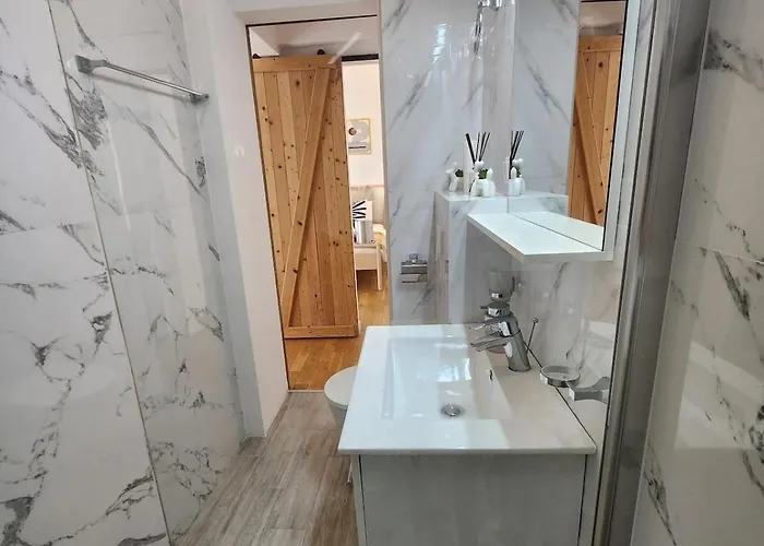 Calea Victoriei Gem Ultracentral Apartments-3 Properties-1 And 2 Bedrooms شقة *